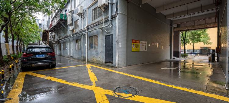 微八酒店(佛山顺联广场锦龙地铁站店)图片