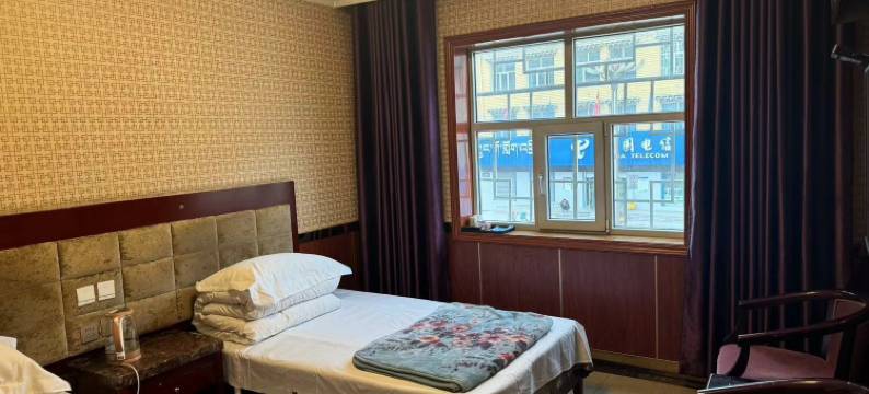 杂多银龙宾馆图片