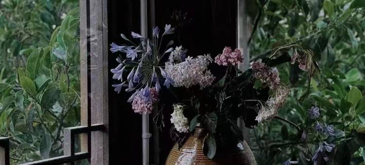 山下见·日咖夜酒主题民宿(丽江古城万子桥店)图片