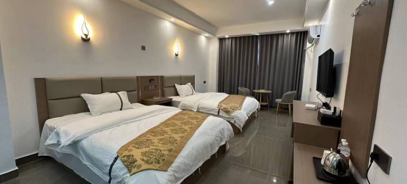 海螺沟金雪山假日酒店图片