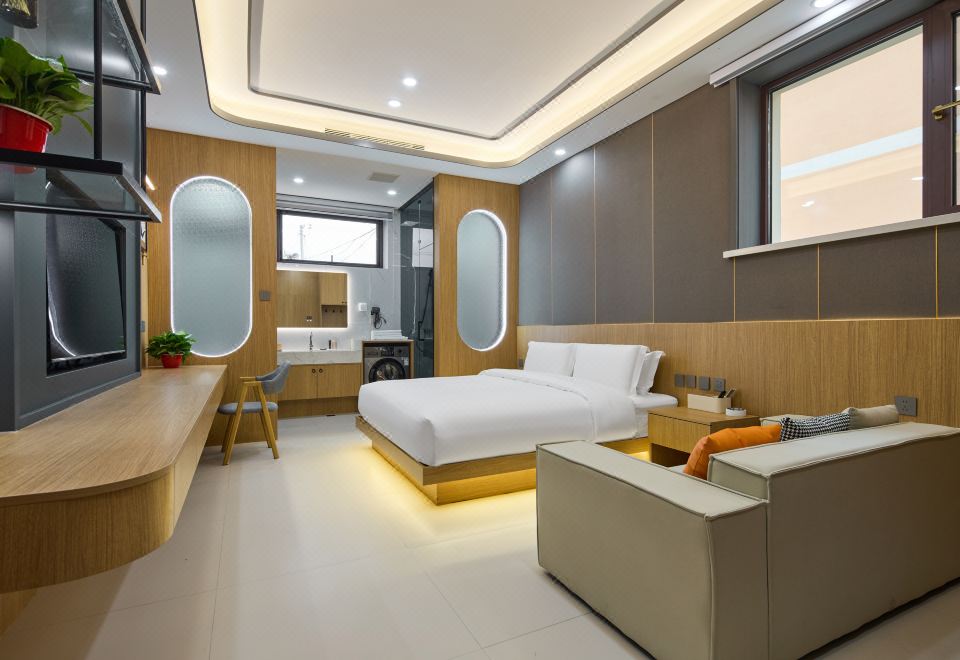 Floral Hotel·Lanshe Courtyard Hotel(Ulan Butong Scenic Area Store) Hotel Overview