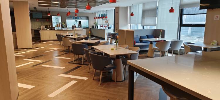亚信电竞酒店(杭州萧山国际机场店)图片