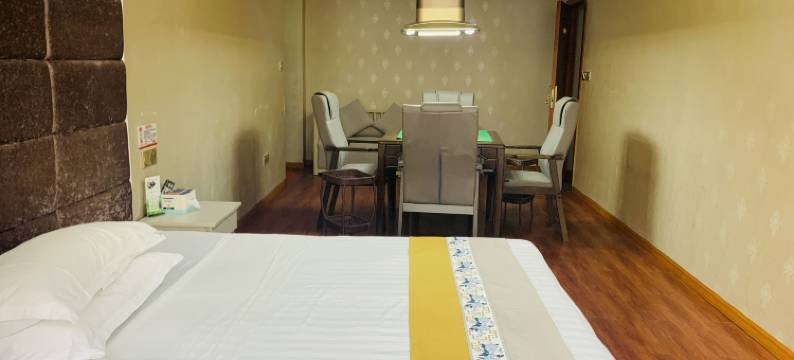 巴中婲主题酒店(万达广场市中医院店)图片