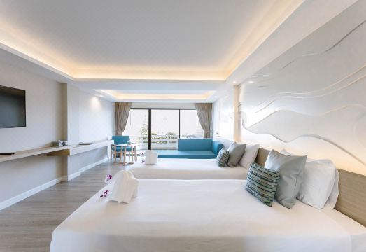 The Cha Am Methavalai Hotel Hotel Overview