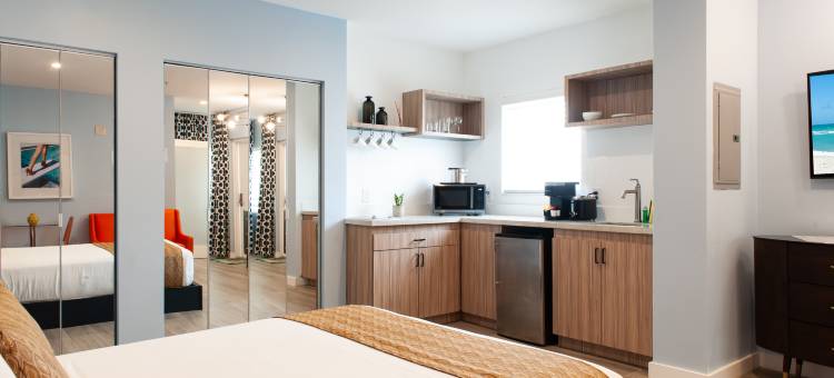 海滨酒店(Oceanside Hotel and Suites)图片