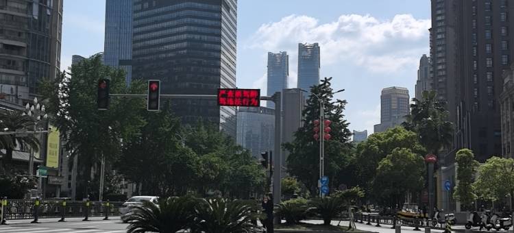 小城男生青年旅舍(南昌红谷滩翠苑路地铁站店)图片