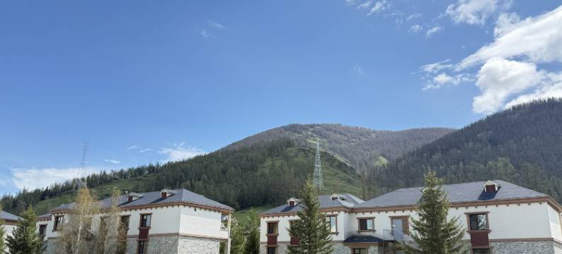 喀纳斯鸿福生态度假酒店图片