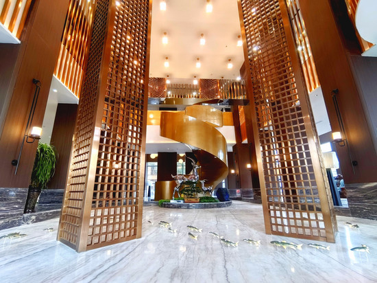 鸿湖国际大酒店