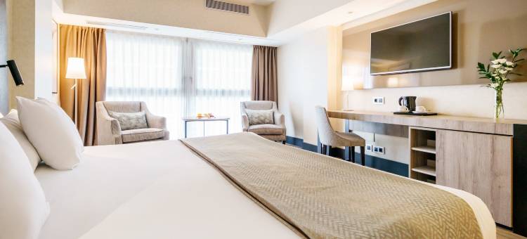 马拉加伊鲁宁酒店(Ilunion Málaga)图片