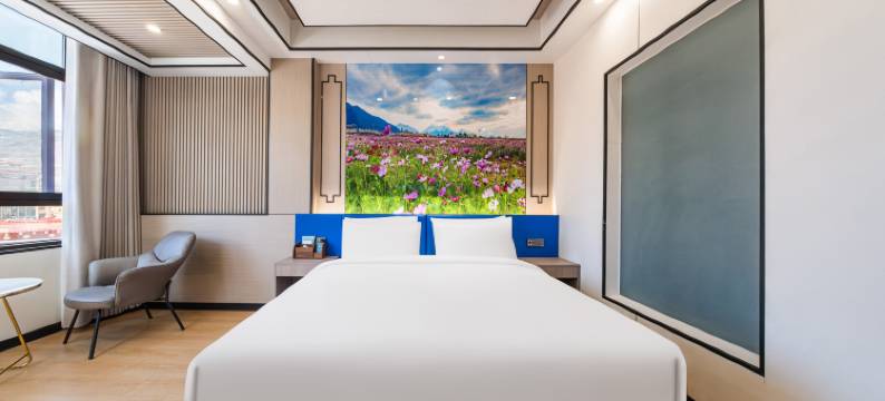 兰欧尚品酒店(甘孜巴塘店)图片