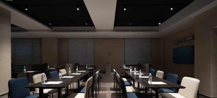 西安钟鼓楼五路口地铁站轻居酒店图片