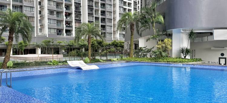 R&F Princess Cove near CIQ by Stayrene图片