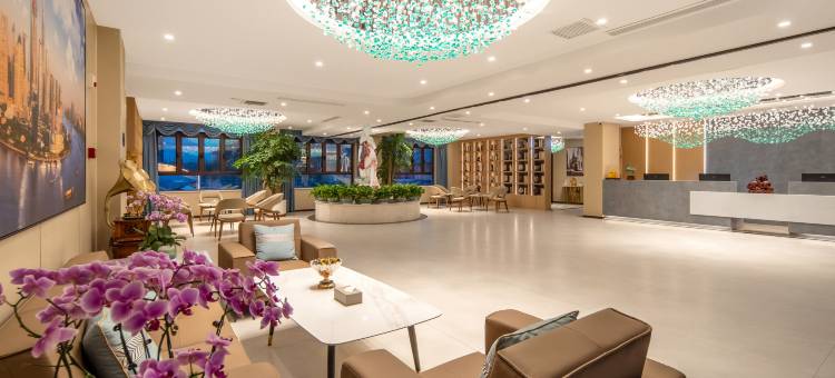 浦东假日酒店(伊宁六星街伊犁师范店)图片