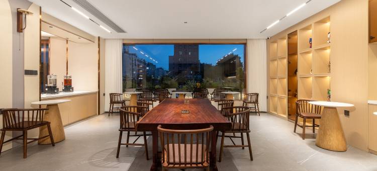 朗尼斯酒店(东莞凤岗龙凤山庄店)图片