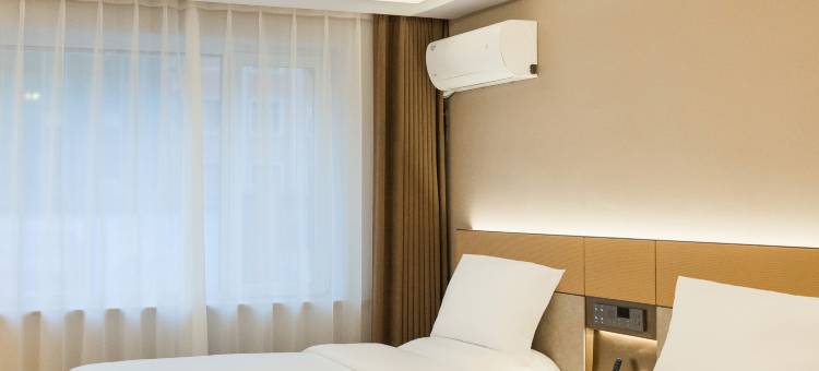 睿柏云酒店(通化集贸中心店)图片