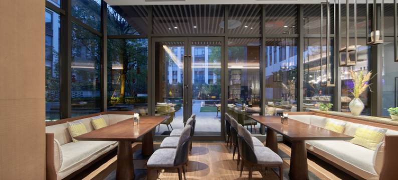 新兴禅域小镇保利雅途酒店(新兴高铁南站店)图片