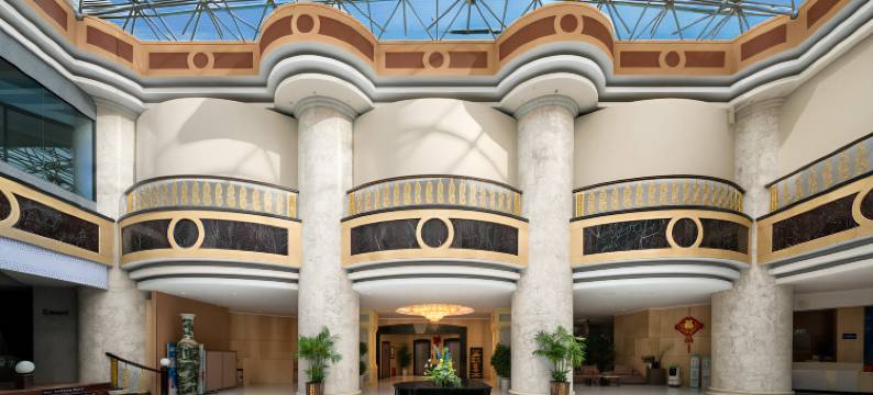 艺龙海雅酒店(许昌胖东来时代广场曹魏古城店)图片