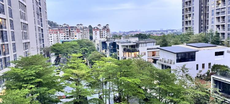 等风来•纯女生青年旅社(南村万博店)图片
