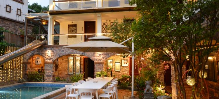 南昆山鸣泉居图片