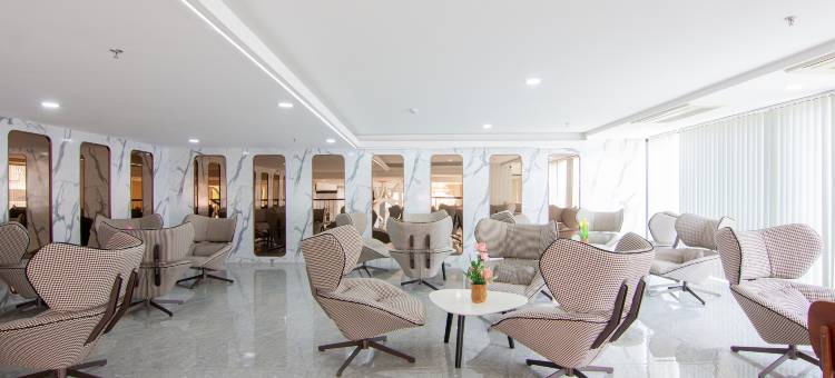 黄金中天海滩酒店(Golden Jomtien Beach Hotel)图片