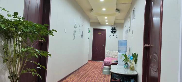 武汉金廷宾馆(武汉广埠屯地铁站店)图片