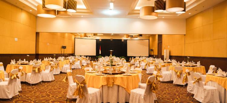 迪万萨梭罗市酒店(Lorin Dwangsa Solo Hotel)图片