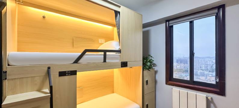 青蓝青旅民宿(苏宁广场1818美食广场店)图片