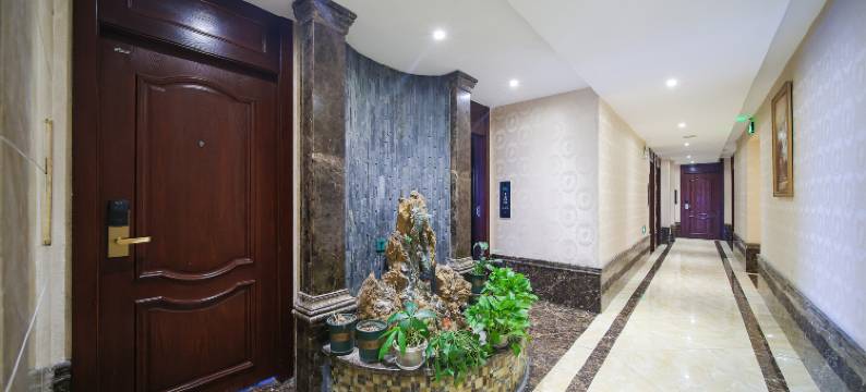 菲诗特风尚民宿(泽胜中央广场店)图片