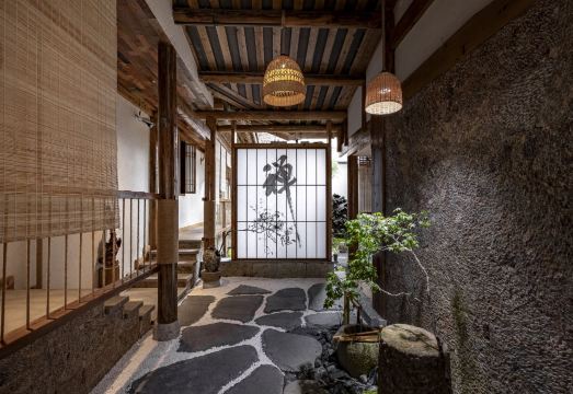 成都禅隐·室雅别院酒店（文殊院金牛万达广场店）外景图