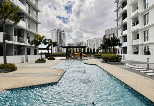 Platino Hermès Palette 3BR 6pax nr Paradigm mall Hotel Overview