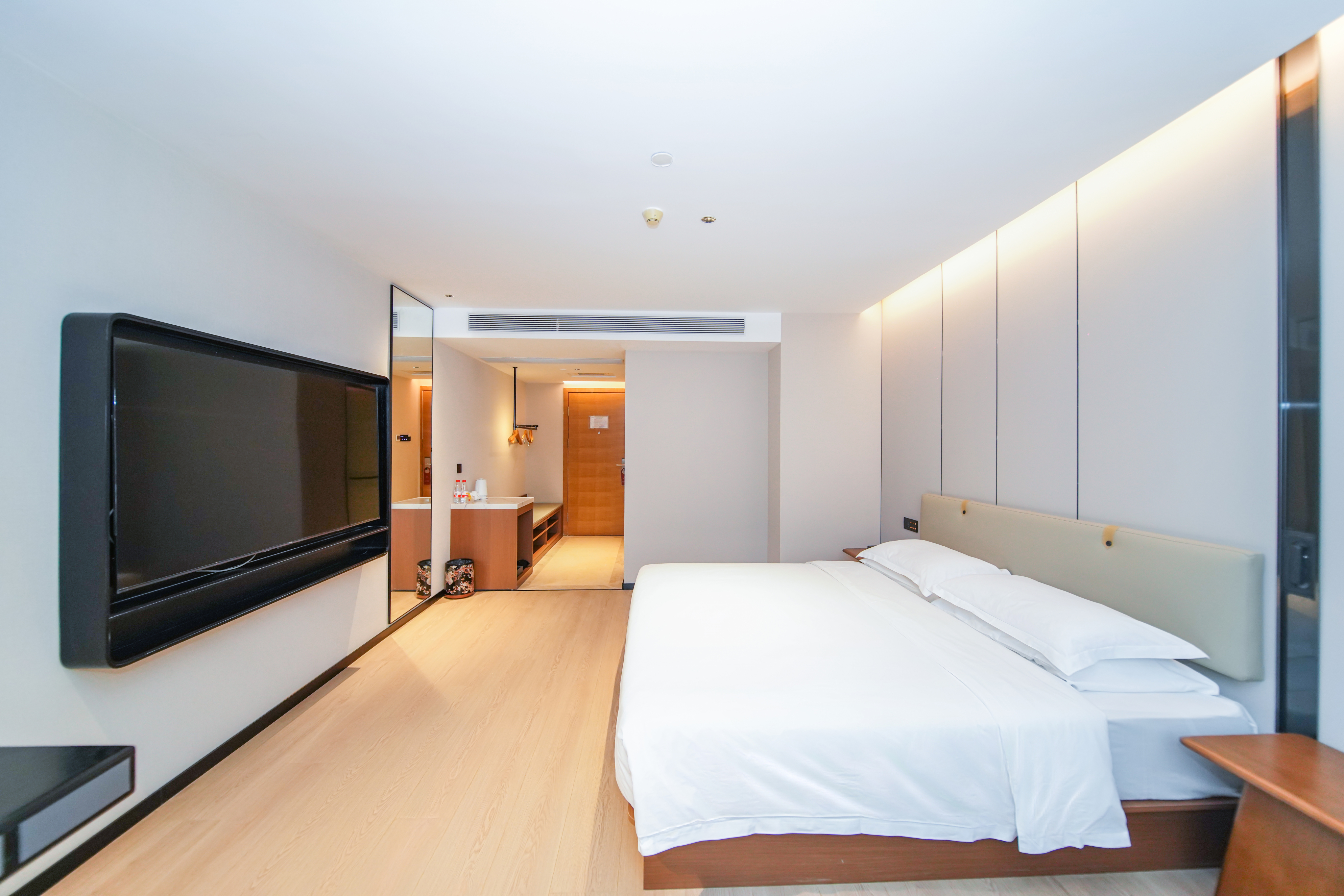 Golden Bridge Garden Hotel Over view