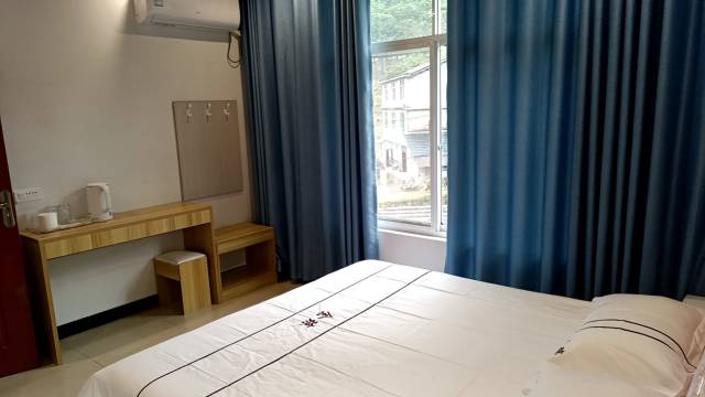 鹤峰丑妈小院民宿