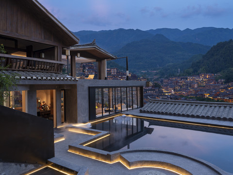 鸾喜·云舍人文酒店(西江千户苗寨观景台店)