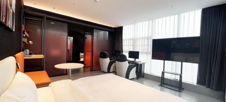 视介电竞酒店(重庆江北国际机场融创中央广场店)图片