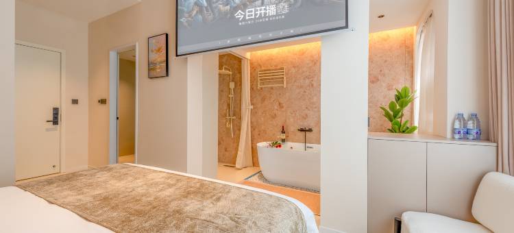 漫空间设计师民宿(花果园方圆荟海豚广场店)图片