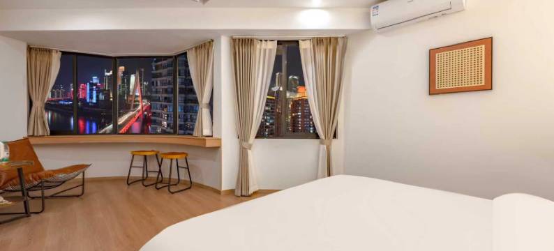 山屿江澜高空江景民宿(解放碑步行街洪崖洞店)图片