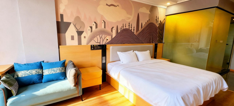 余干维多利亚假日酒店(琵琶湖米兰街店)图片