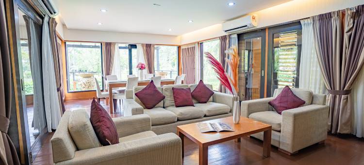 天空鲁容海滨度假村(The Langit Duyong Marina Resort)图片