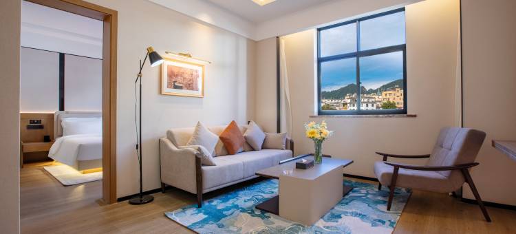 璞兰鼎峰酒店(兰坪县中心广场店)图片