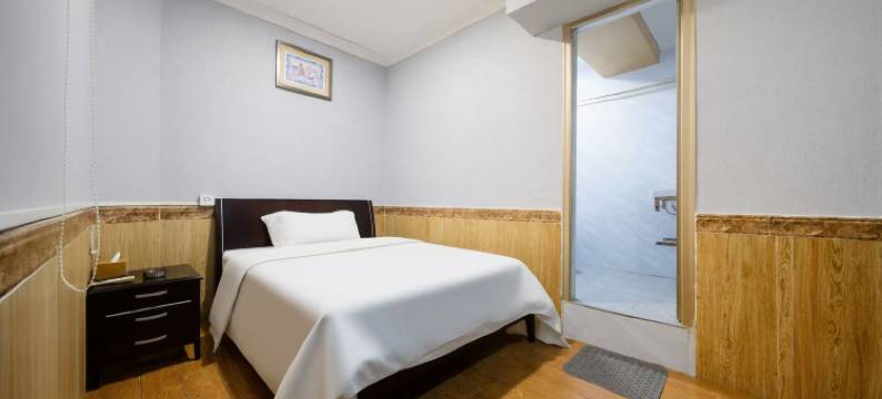 深圳蜜语民宿(国际会展中心沙蚝地铁站店)图片