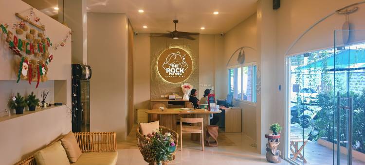 芭东海滩岩石酒店(The Rock Patong comfort stay)图片