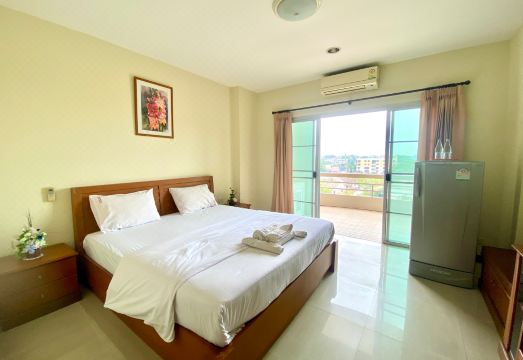 Noppakao PlaceHotel Overview