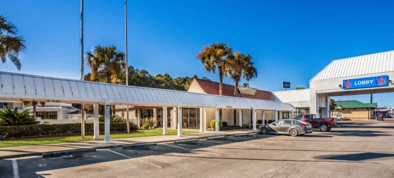 南卡罗莱纳佛罗伦萨 6 号汽车旅馆(Motel 6 Florence, SC)图片