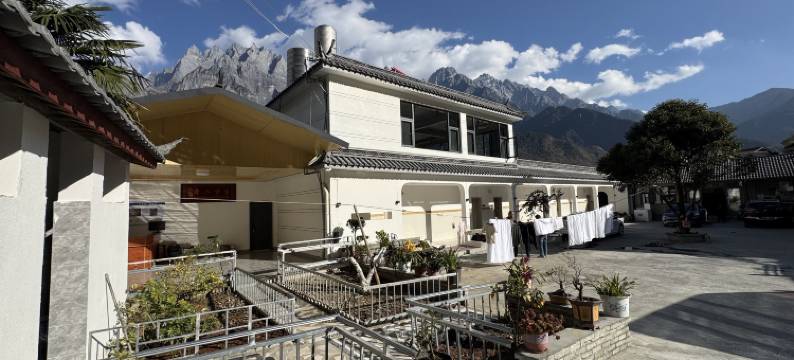 云逸雅院·Vista山奢丨日照金山休闲旅居别院(虎跳峡景区店)图片
