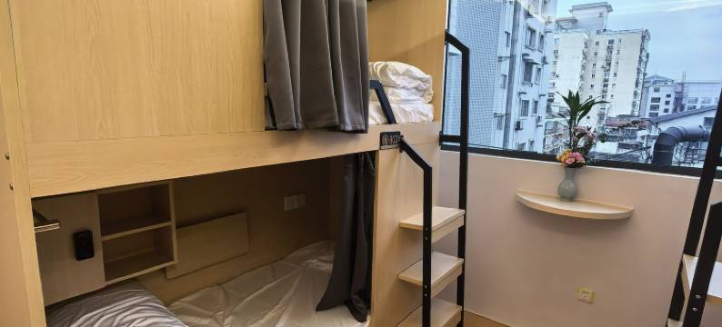 青山如是青旅民宿(桂林站象山景区店)图片