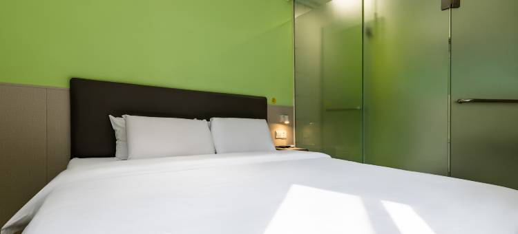 易佰酒店(宁波天一广场鼓楼地铁站店)图片