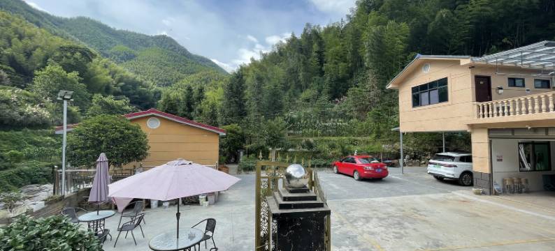 平江古枫迎山庄图片