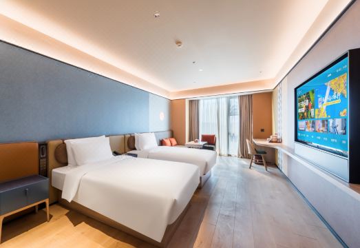 Orange Hotel (Yichun Station Zhangzhou District Administrative Center) Hotel Overview