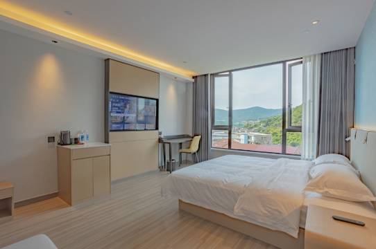 元红酒店(象山石浦店)