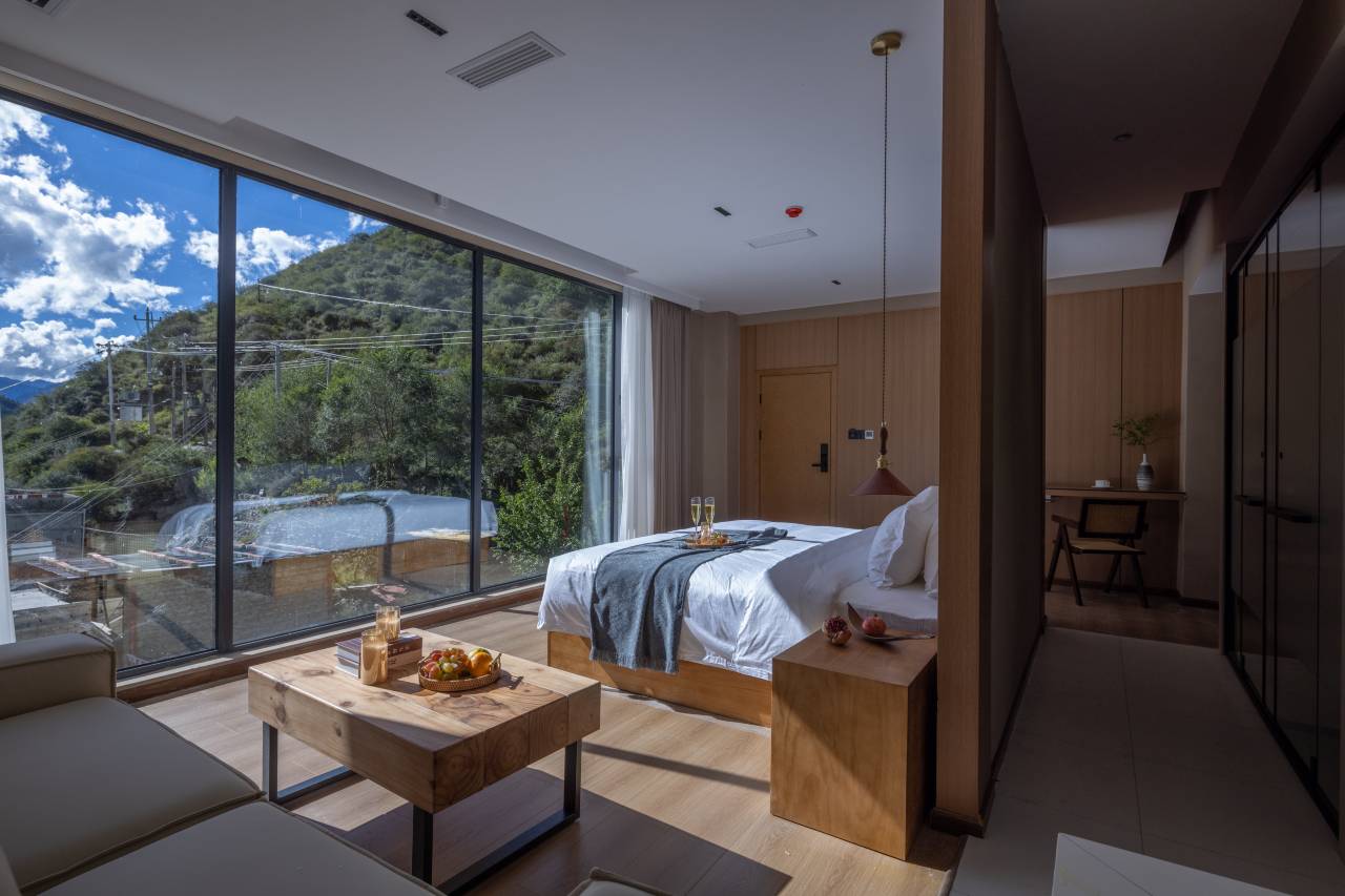 暮山映雪·私汤度假别院(四姑娘山双桥沟景区店)图片